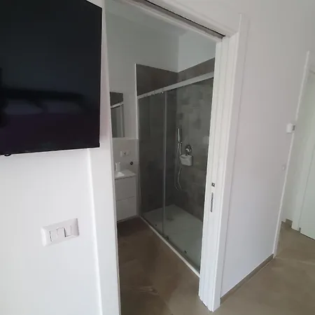 L'acquaviva 比谢列